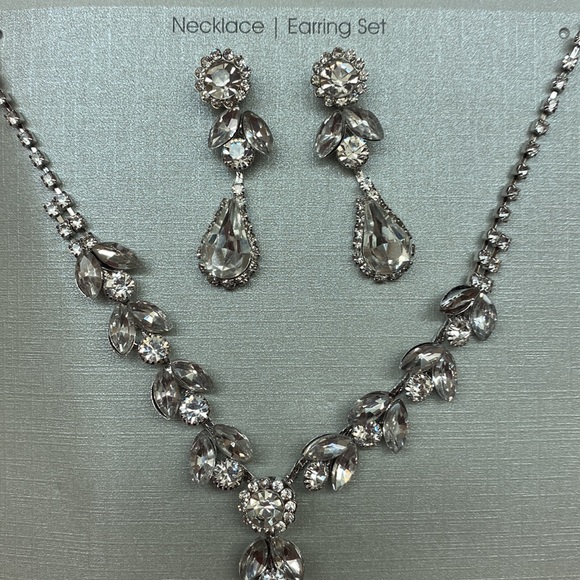 Necklace & Earring set - Picture 2 of 3